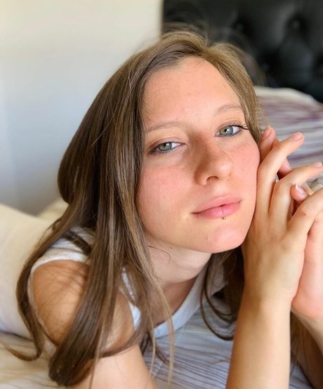 Tamifruit model naked pic