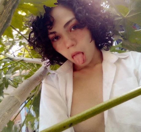 Maiyagami sexy actress pics