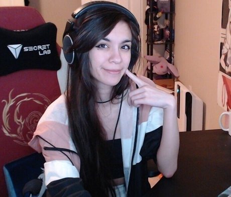 MaryMaybe model art photos