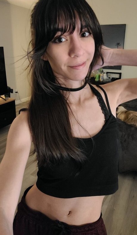 MaryMaybe model nude picture