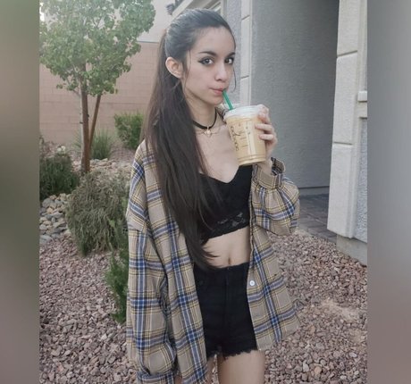 blowjob brunette onlyfans porno picture