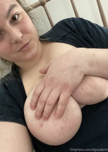 Bijou Demi nude star photo