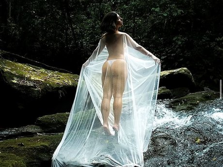 Malu Bastos pretty actress pics