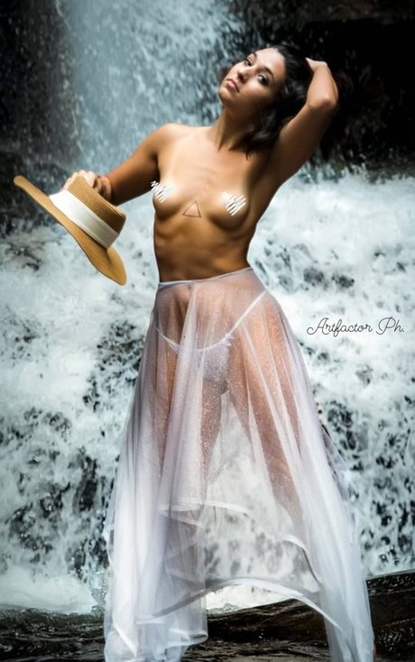 Malu Bastos star nude photos