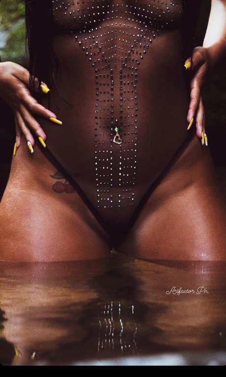 Malu Bastos erotic star pictures