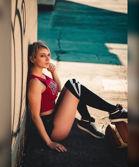 Kylliecosplay star hot pictures