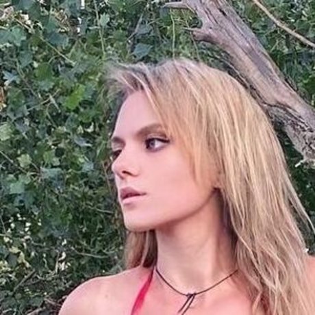 Kylliecosplay model nice pics