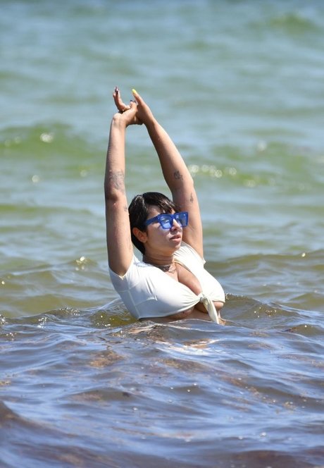 busty solo onlyfans free nude pictures