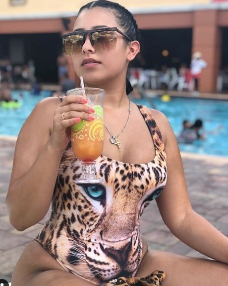 Victoriaines perfect actress photo