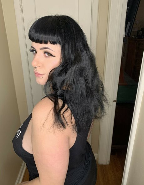 BettiesPaige sex model image