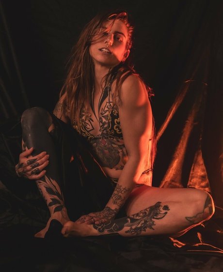 Ella Anne Kociuba star pornographic photos