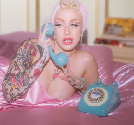 Ramona Slick star hot images