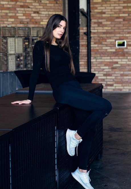 Lea Chloe nudes model pic