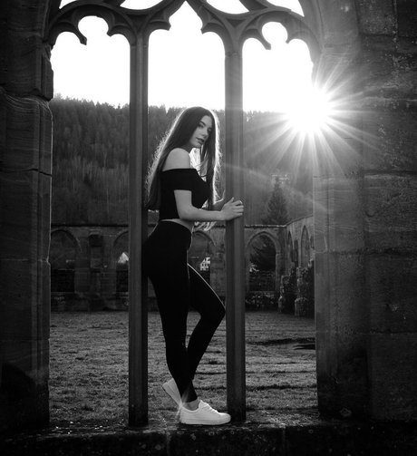 Lea Chloe pretty pornstar pictures