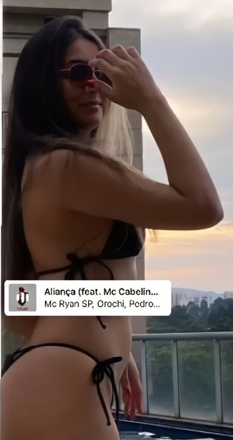 Thami Ferrara nude model photos