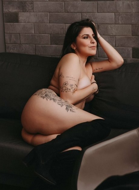 Lais Conter star naked pic