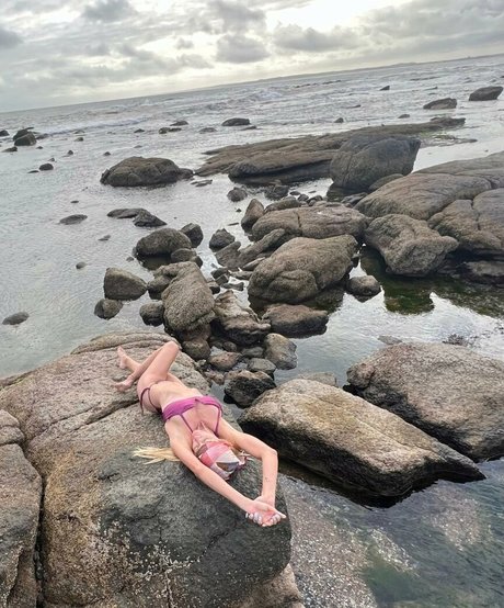 Nicole Neuman nudes model pic