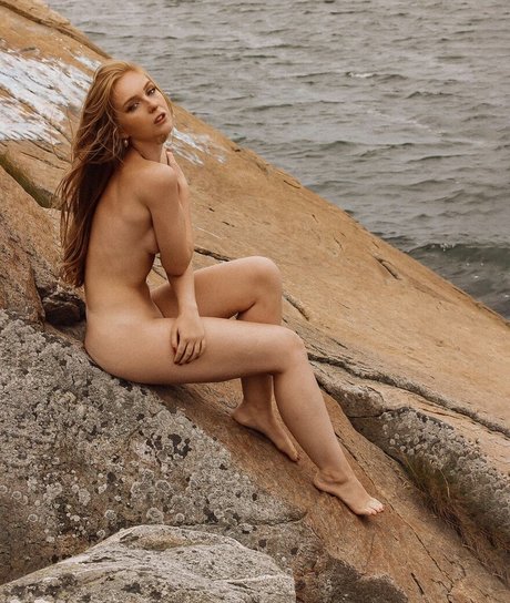 B Smith pornographic model pics