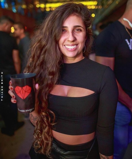 Lorena Porto model top images