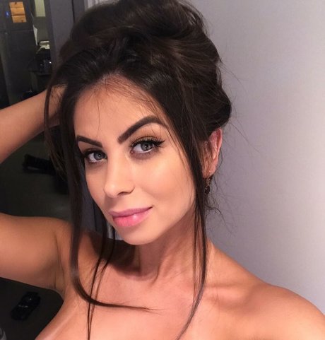 Franciele Christ Photo Gallery