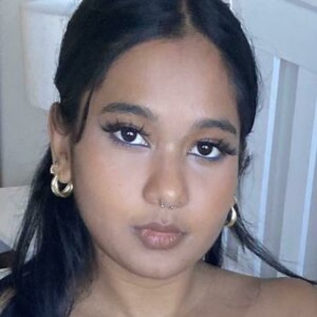 Mia Z model best pic