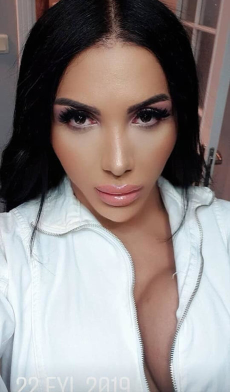 TS Afet Yakar model top archive