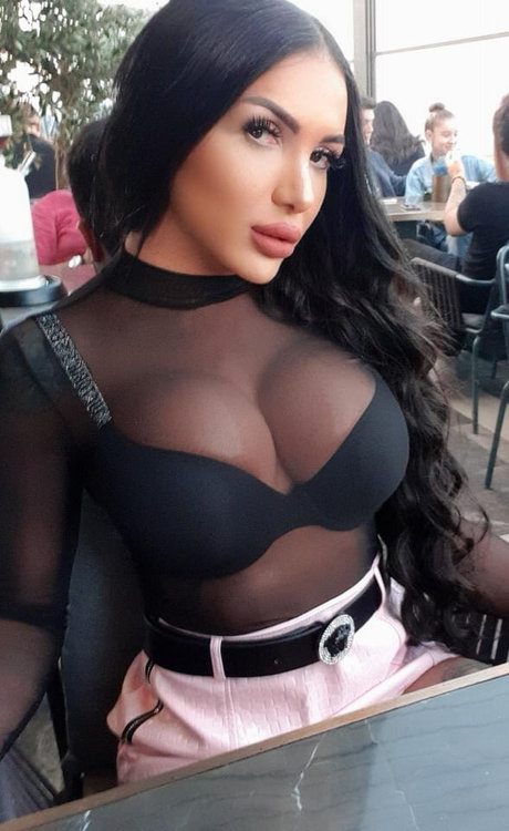 TS Afet Yakar star xxx photo