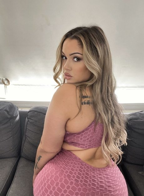 CaribbeanBadGirl art actress picture