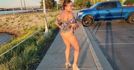 BikiniMilfMom55 pornstar sexy photos