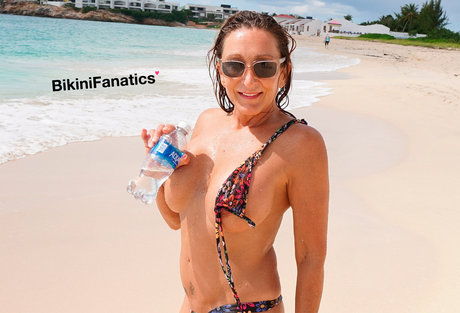 BikiniMilfMom55 model pornographic gallery