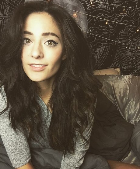 twomgovercsquared adult model img