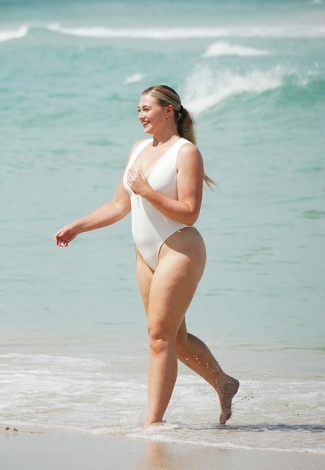 Iskara Lawrence model sexy pictures