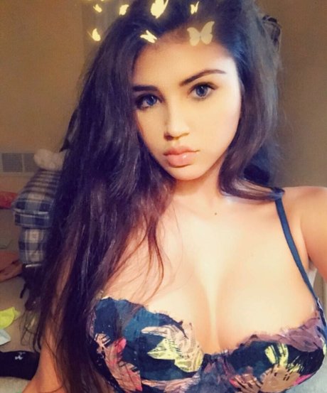 Brie Adeline nude model archive