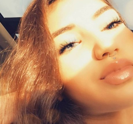 Brie Adeline star perfect pics