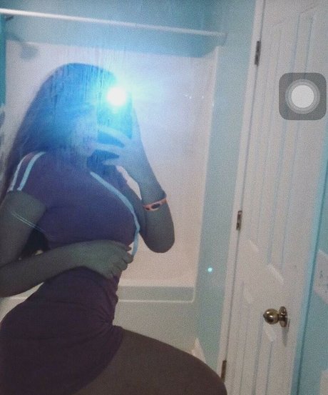 Brie Adeline star naked pic