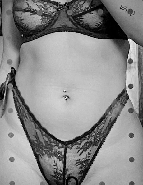 desvalenx model best image