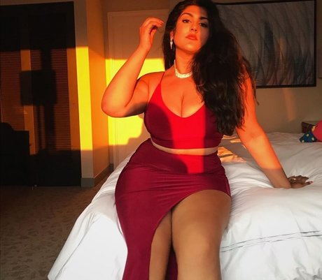 Prettydesibabixo pornstar sexy pics