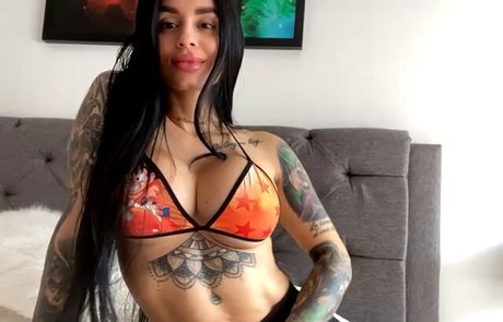 Lara Henao star galleries