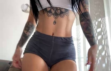 Lara Henao beautiful model image