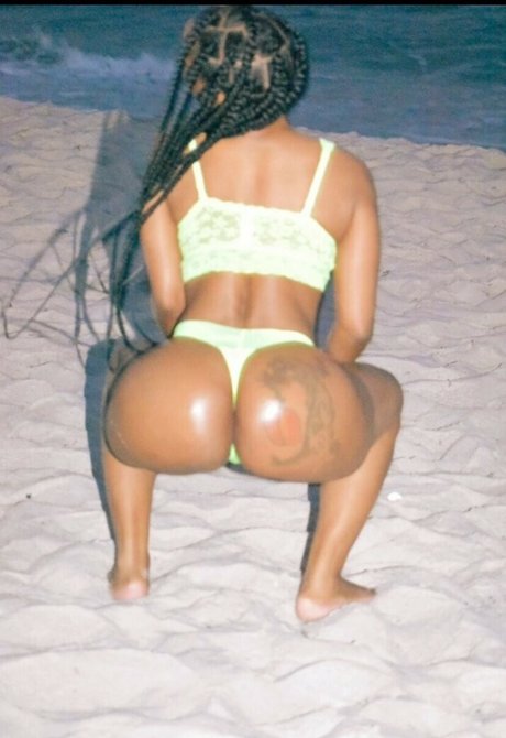 Sweetest Peach model xxx img