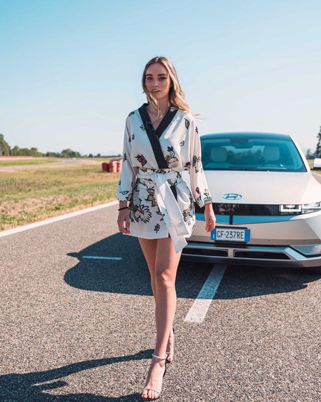 perfect body onlyfans pornographic photos