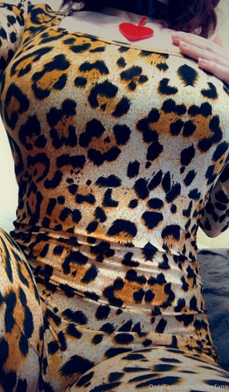 KylieeOW pornstar beautiful gallery