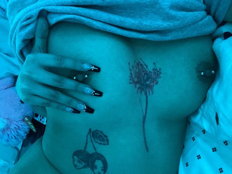 winryrockb3ll model nude pic