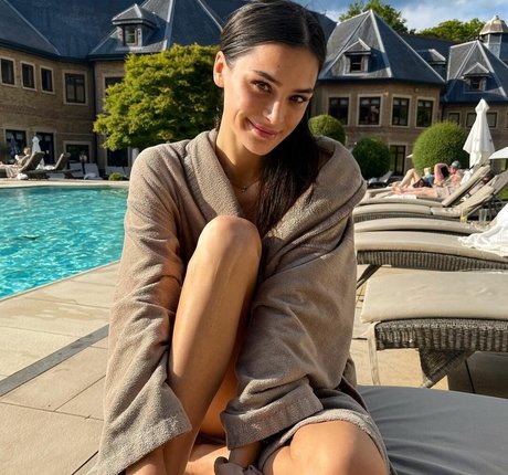 shemale fucks girl onlyfans sexy pic