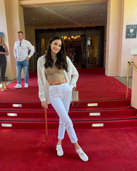 Sandra Dziwiszek star naked gallery