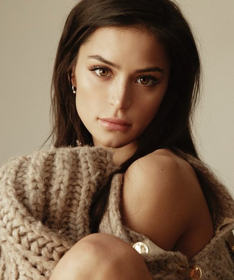 Sandra Dziwiszek beautiful actress gallery