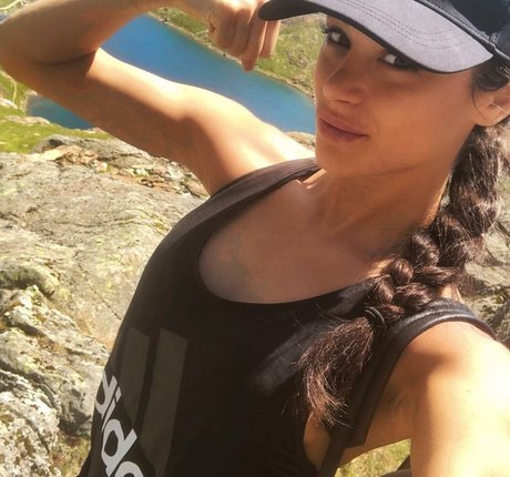 Sandra Dziwiszek star beautiful photo