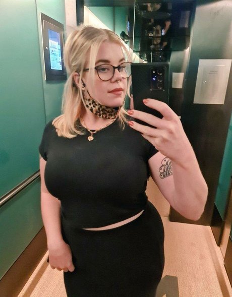 Audrey Jones pornstar pretty photo