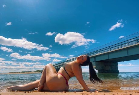 skinny milf onlyfans sexy nude photos