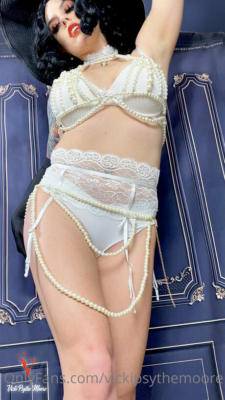 vickipsythemoore star top archive